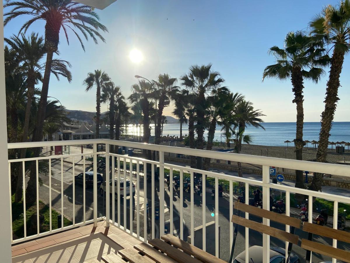 Malagueta Beach Front Mediterranean Apartment Malaga Exterior photo