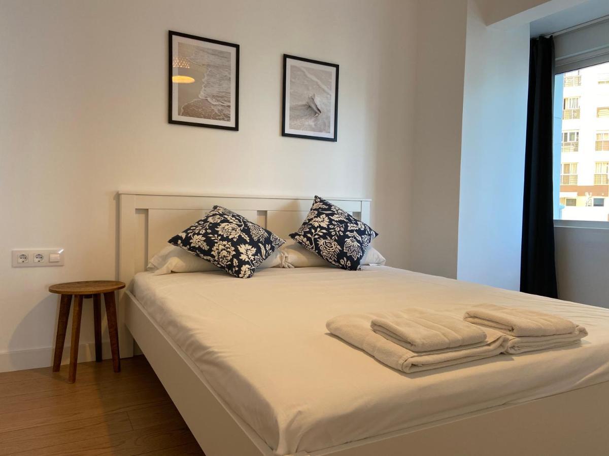 Malagueta Beach Front Mediterranean Apartment Malaga Exterior photo
